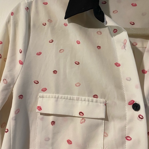 Adorable blouse - Picture 3 of 3